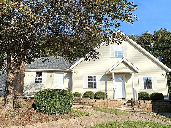 MIL Apt w Covered Frt Porch