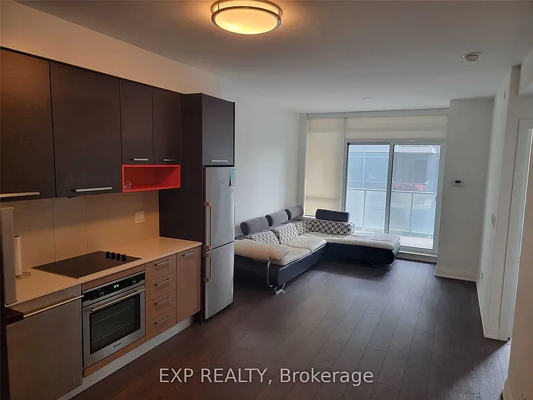 36 Park Lawn Rd #302 — Photo 2