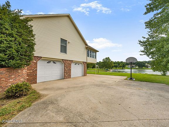 4th image of 2705 Covey Ln