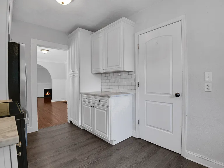 7306 Main St — Photo 15