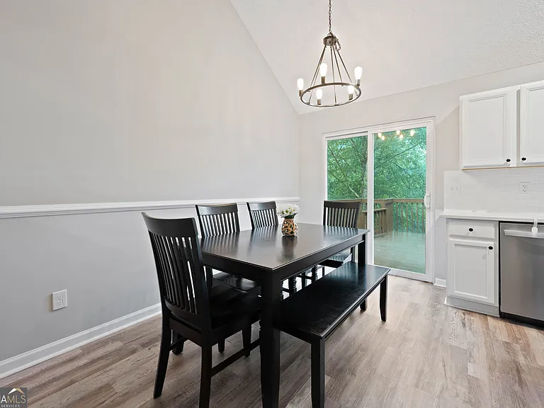 5870 Shadewater Dr — Photo 3