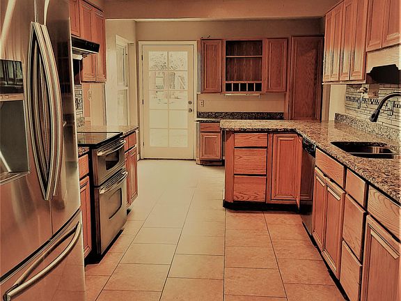 3rd image of 5267 Santa Elena Cir