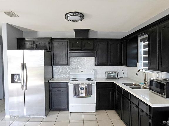 2nd image of 1009 W Eagle Ave