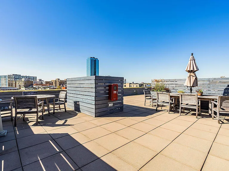 222 Montgomery St #1D — Photo 13