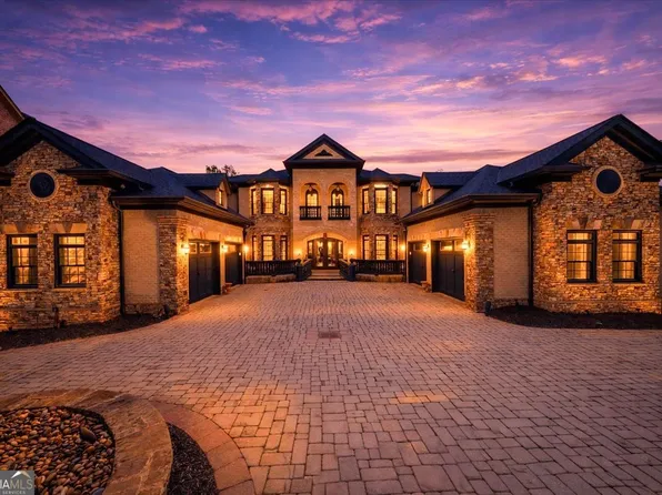 9005 Hayes Dr, Gainesville, GA 30506