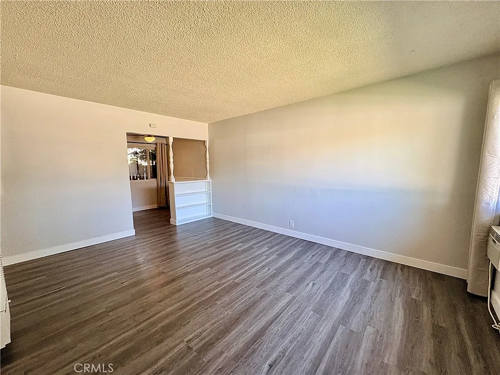 1 bed, 500 sqft, $1,800 — Photo 2