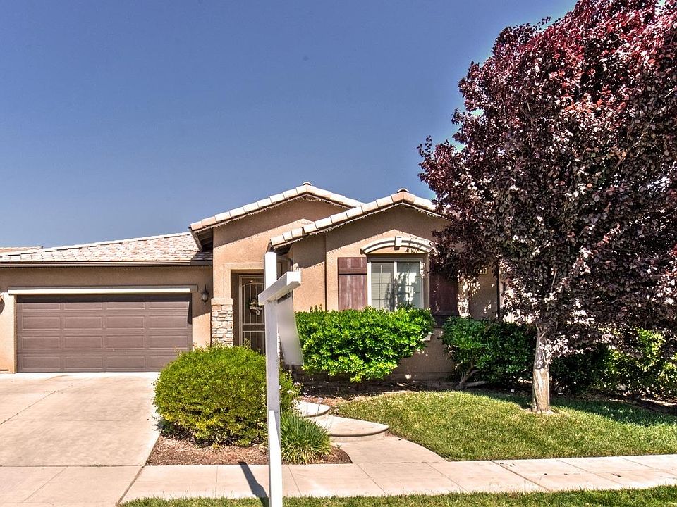 1st image of 2437 S Bundy Dr