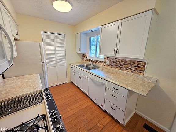 5th image of 2249 Brighton Pl