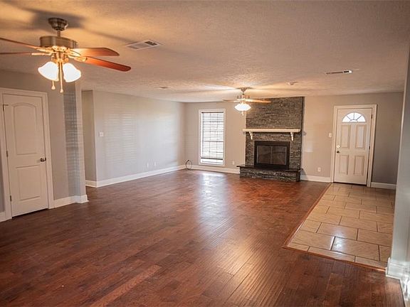 4th image of 4215 Jane St