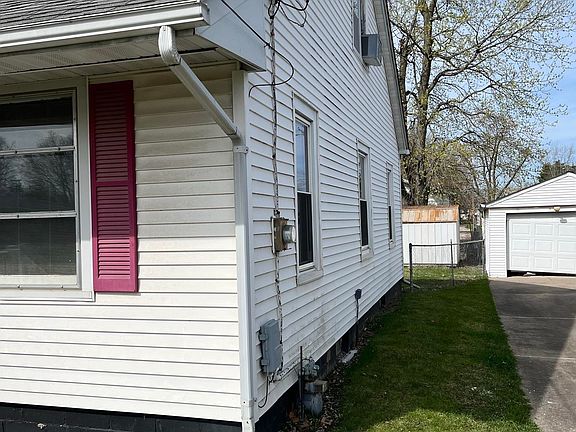 3rd image of 715 Minneopa Ave