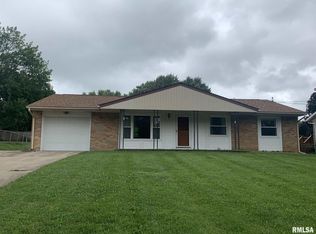 311 Hillcrest Dr, Washington, IL 61571