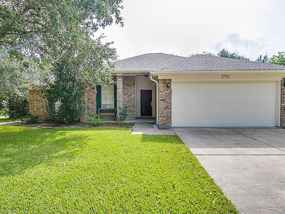 2nd image of 3702 Pin Oak Dr E