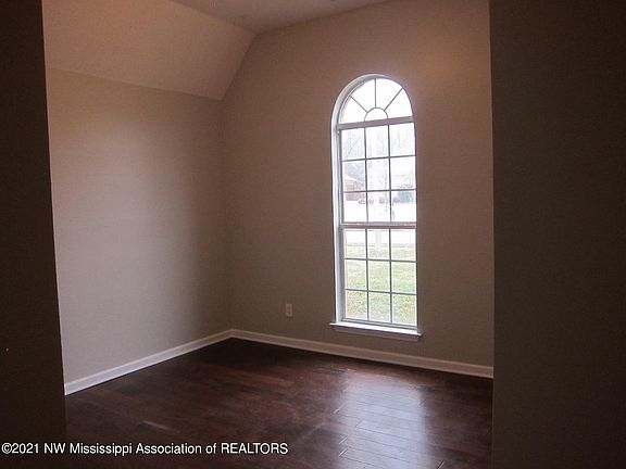 3rd image of 10762 Lexington Dr