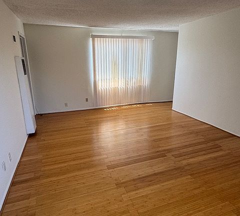 2nd image of 44 N Roosevelt Ave APT 10