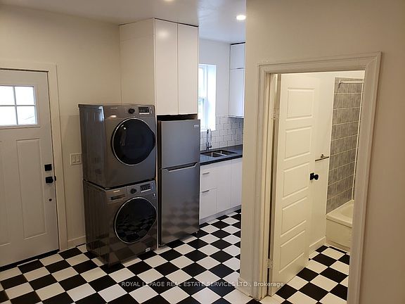2nd image of 673 Woodbine Ave #2