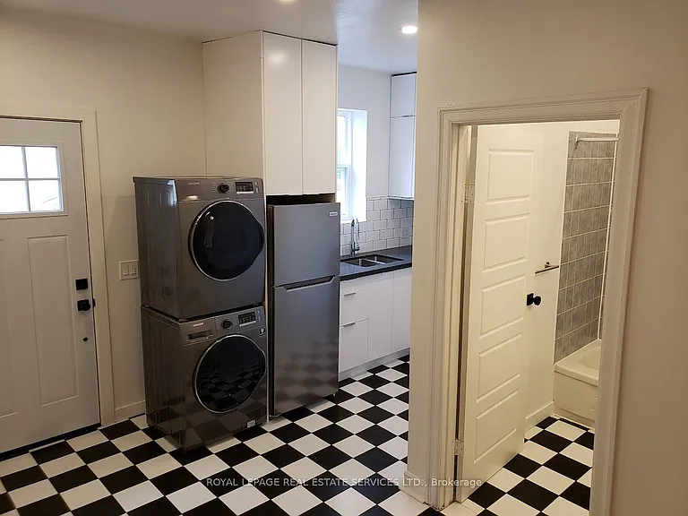 673 Woodbine Ave #2 — Photo 2