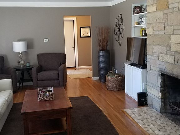 4th image of 2165 Finsbury Ln NW