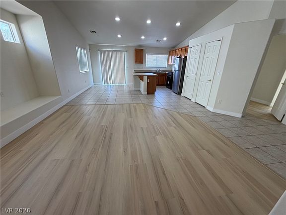 4th image of 513 Lava Beds Way