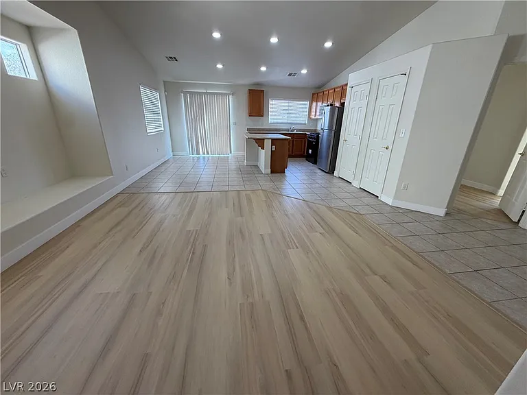 513 Lava Beds Way — Photo 4