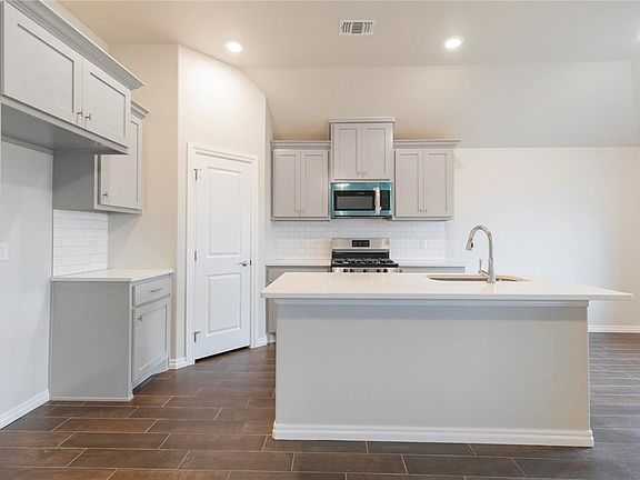 3rd image of 5505 Malpaso Creek Dr