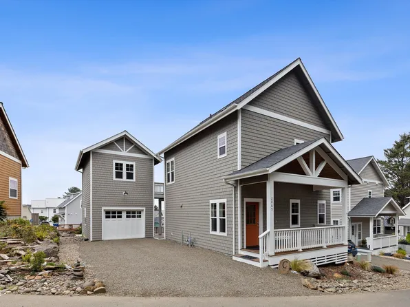 2065 NE Mulberry Loop, Lincoln City, OR 97367