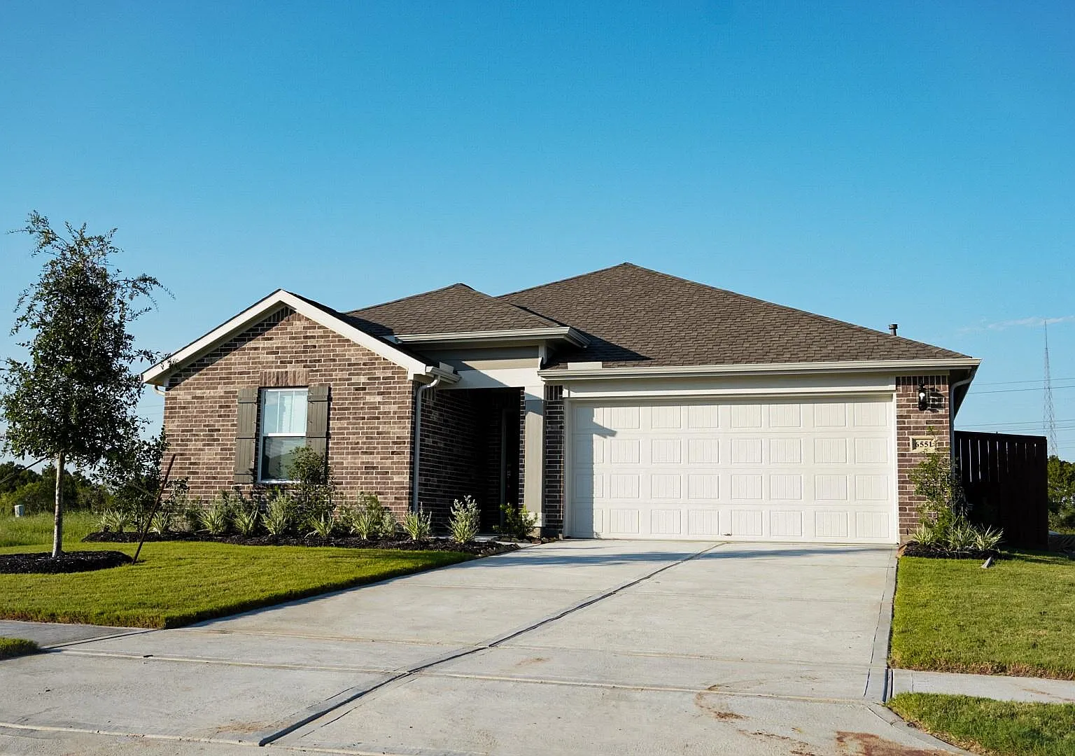 4 bed, 2.0 bath, 1962 sqft, $2,600 — Photo 4