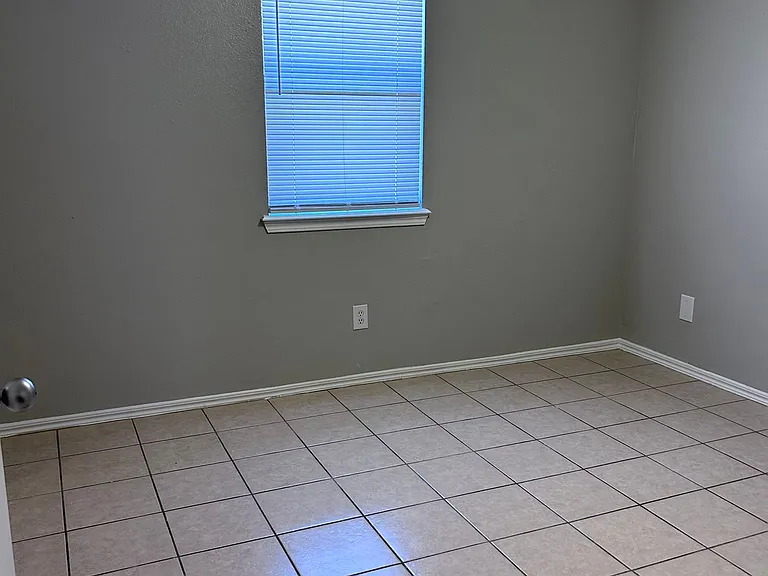 2202 W Elisa Ln #16 — Photo 10