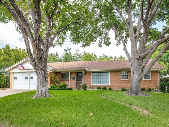 2nd image of 4116 Selkirk Dr W