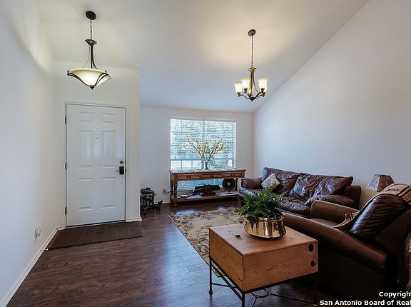 4th image of 5323 Wood Glen Dr