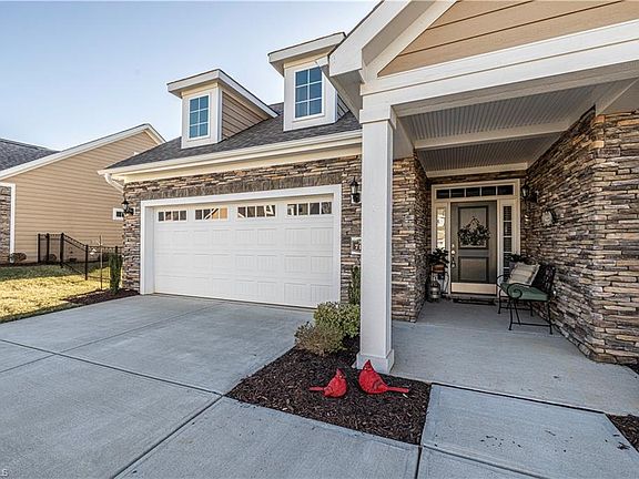 3rd image of 717 Ashley Woods Dr