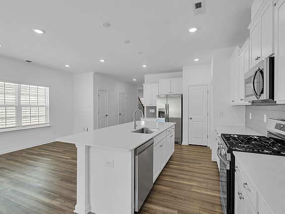 5th image of 200 Bean Springs Ct