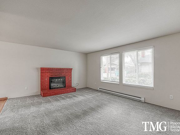 4th image of 3903 E 18th St APT 27