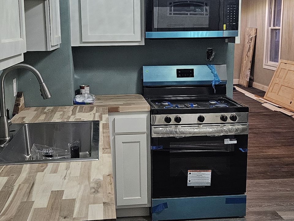 2nd image of 2821 Edwards St #1