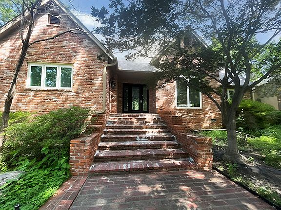 2nd image of 3813 E 99th Pl