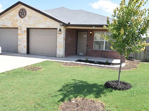 4th image of 906 Yi Dr #A