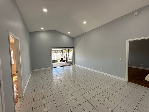 2nd image of 189 Chicago Woods Cir