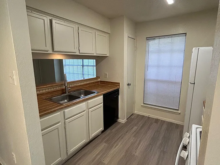521 Greenlawn Blvd — Photo 5