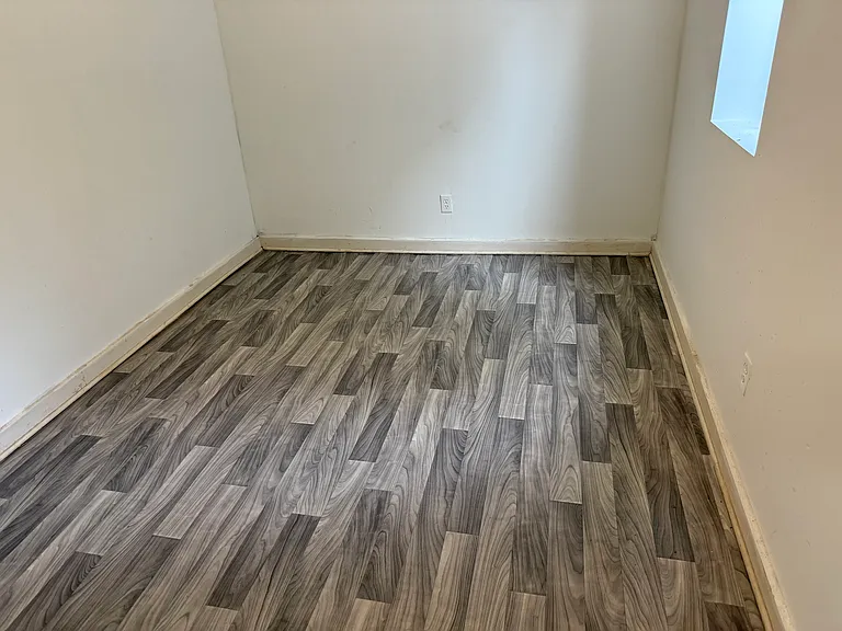 2805 NE 56th Ter — Photo 21