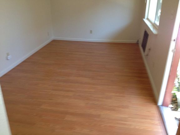 4th image of 2549 Sloat Way APT 3