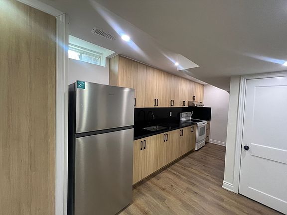 3rd image of 15 Mendoza Dr #Basement