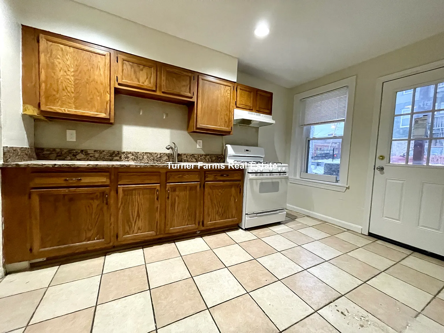 1 bed, 9999 sqft, $2,300 — Photo 2