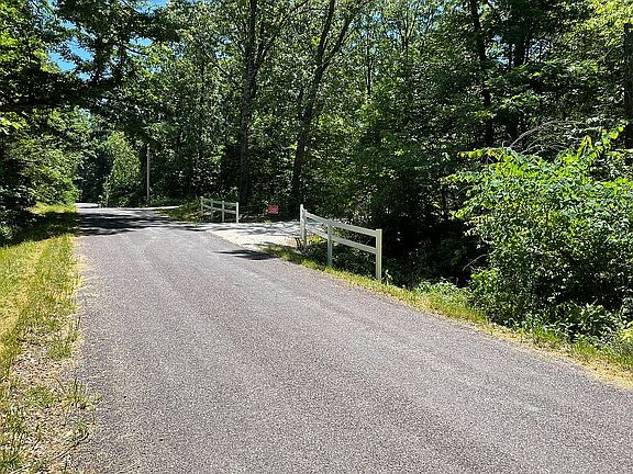 4th image of 98 Abby Kate Ln