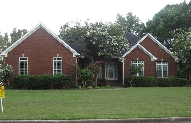 1st image of 176 Stoney Creek Dr