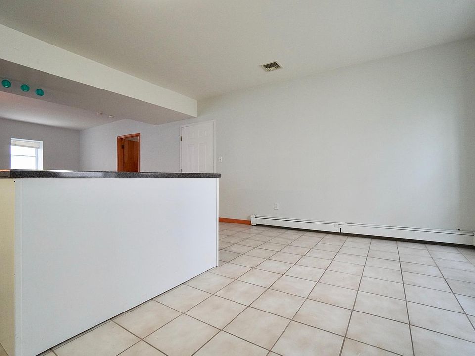 1st image of 208 Truman Ave