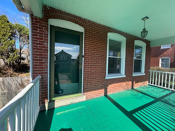 3rd image of 1004 Spring Ave
