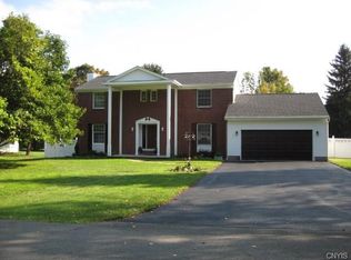 2490 Country Ln, Baldwinsville, NY 13027