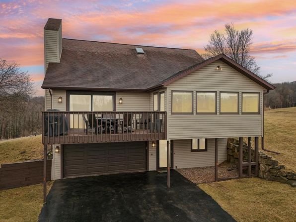 S1210 Remington Drive, La Valle, WI 53941