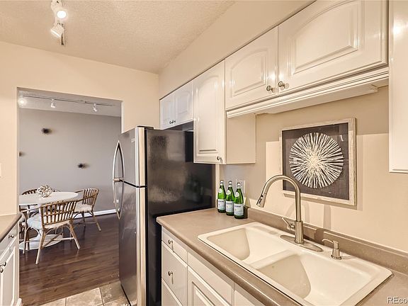 5th image of 1313 N Williams Street #1002