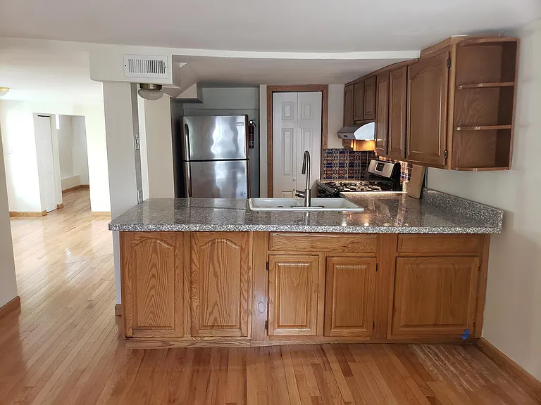 3452 N Hamlin Ave #1 — Photo 17