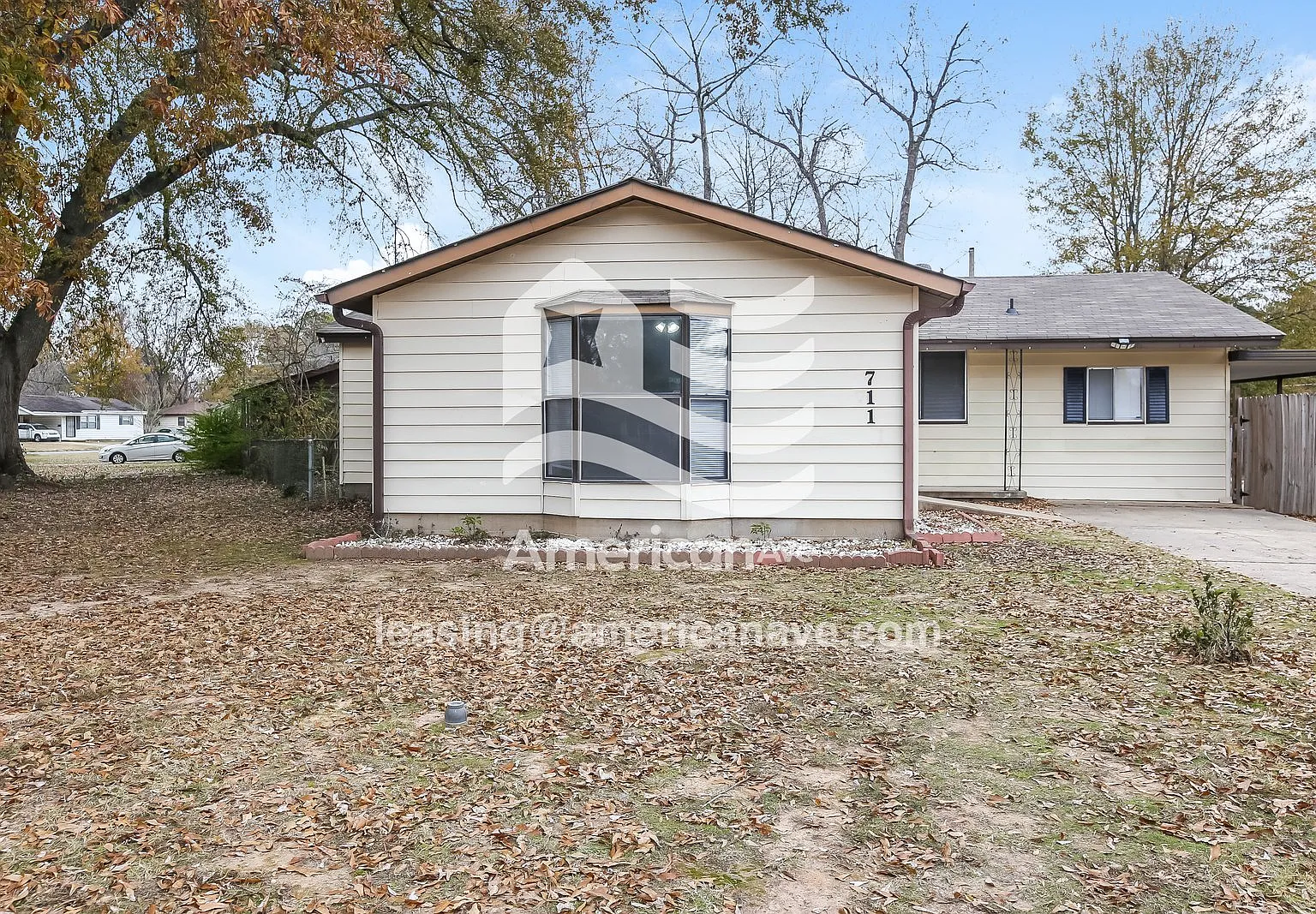 3 bed, 1.0 bath, 1614 sqft, $995 — Photo 1